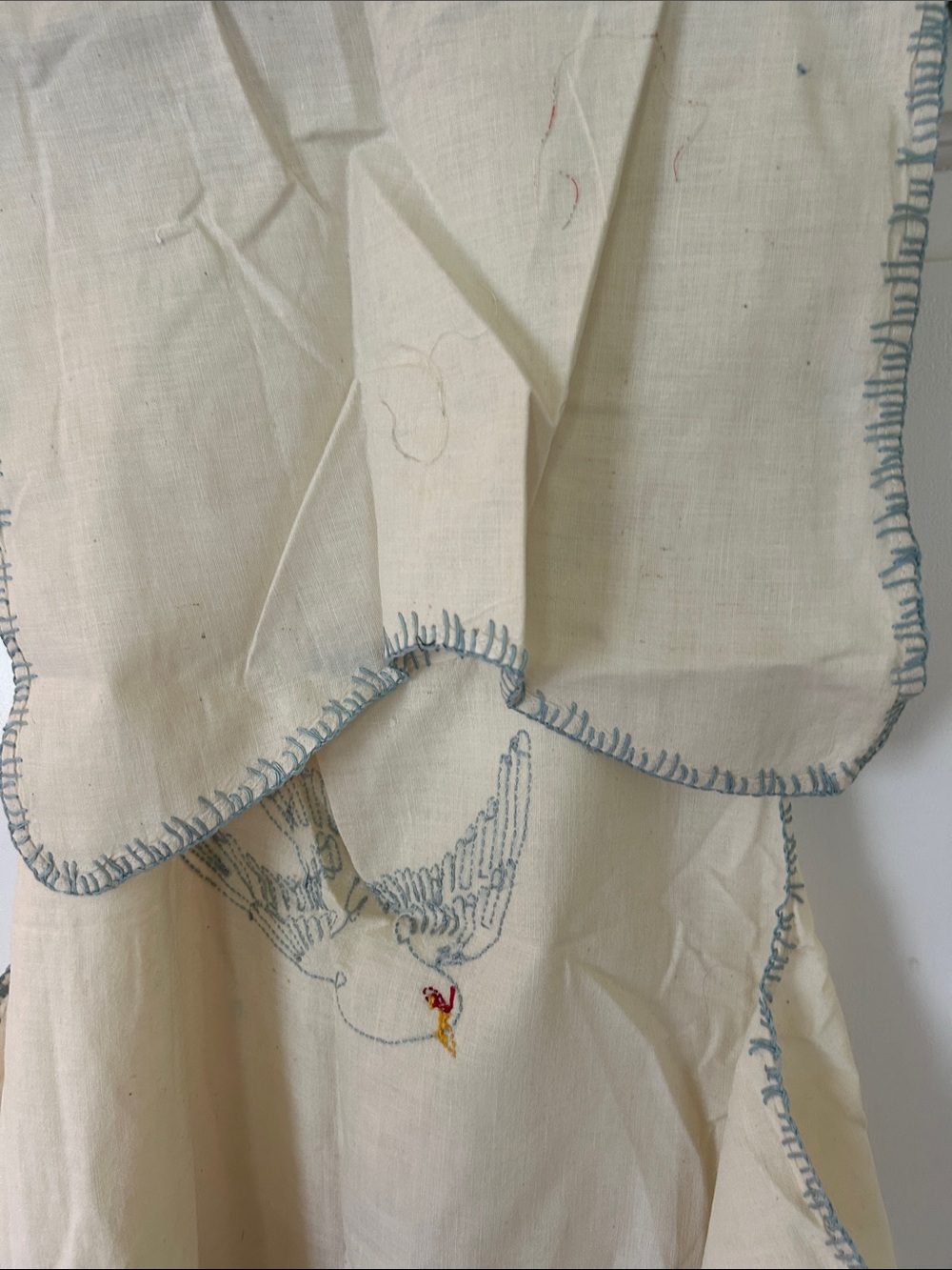 Rare-Embroidered Bird Apron on feedsack muslin with Blue Trim. Unique desig - Picture 4 of 6